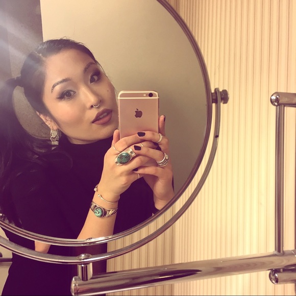 Meet your Posher, Anita - Picture 3 of 3